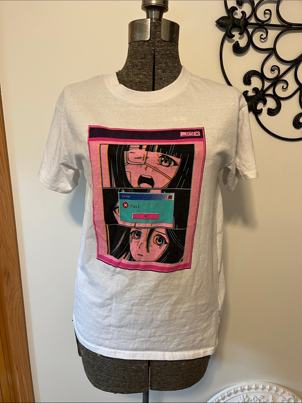 Anime error code Fail Graphic Short Sleeve Tee with Pink Window Print, M